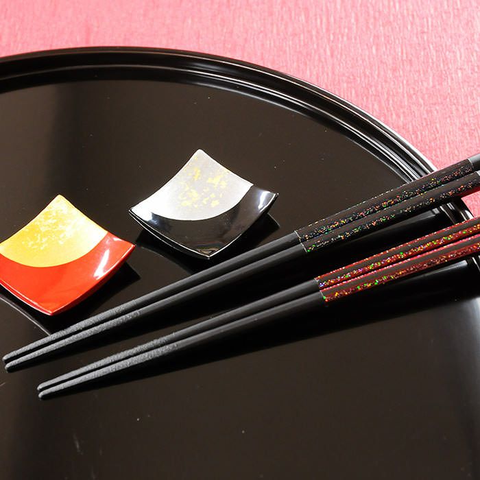 安心の日本製のお箸。特別な贈りものにふさわしい職人が丁寧に作ったこだわりの国産品質です。