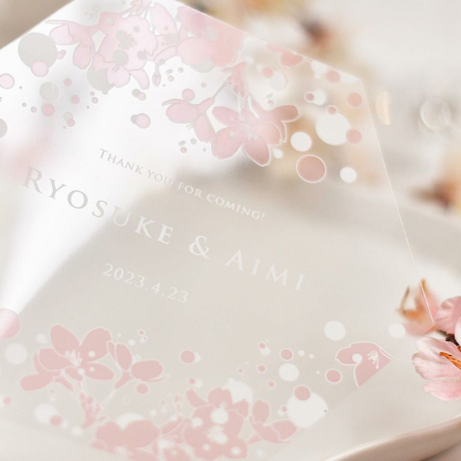 おしゃれな桜のデザインを透明シートにプリントしたフェースシールド