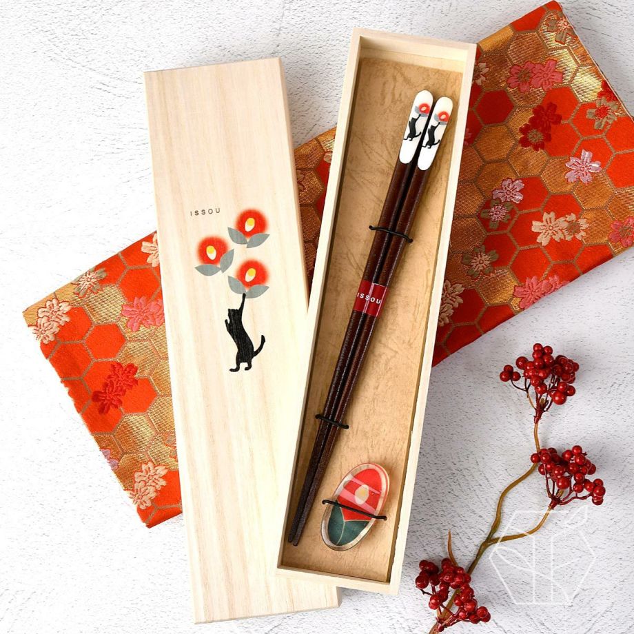 猫と椿の絵柄入りのお箸と箸置きギフトセット