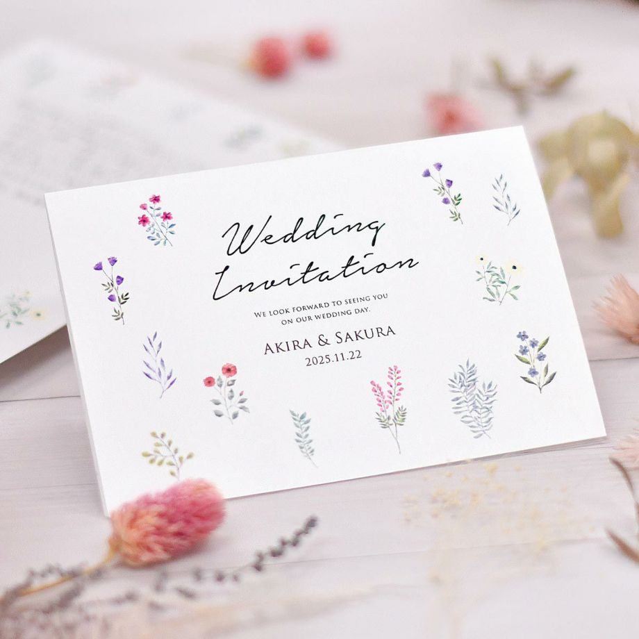 少人数家族婚専用の花柄フラワーデザインの可愛い招待状