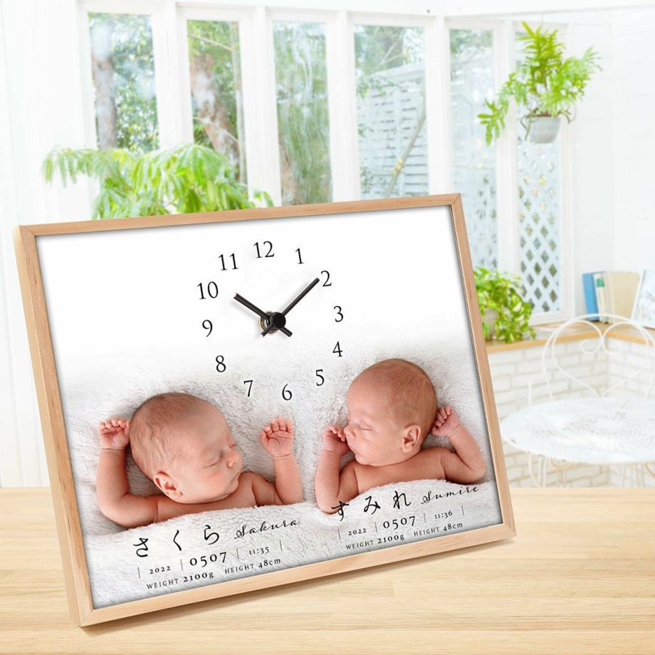 出産祝いや内祝いにも最適な写真入り時計付き命名書