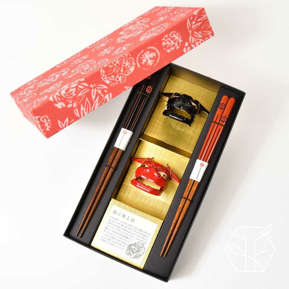 夫婦箸と箸置きを専用箱におさめたギフトセット