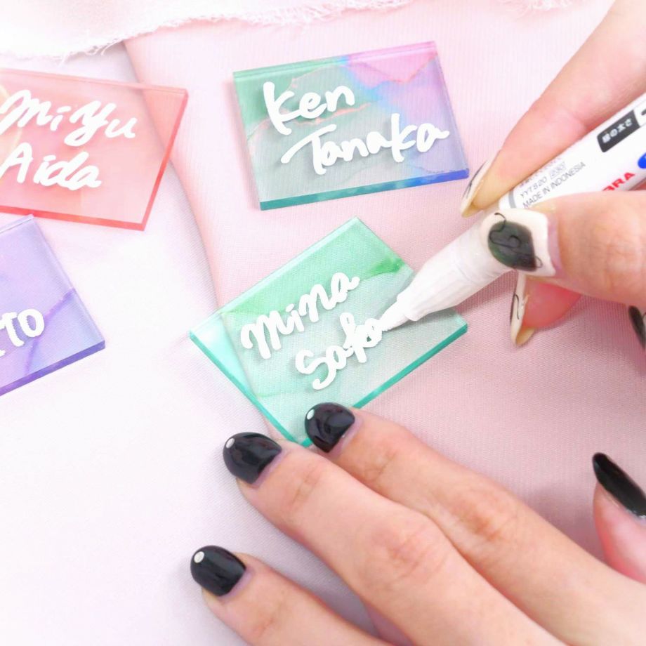 透明感あるアクリルが美しく映えるおしゃれなゲスト参加型アクリル結婚証明書