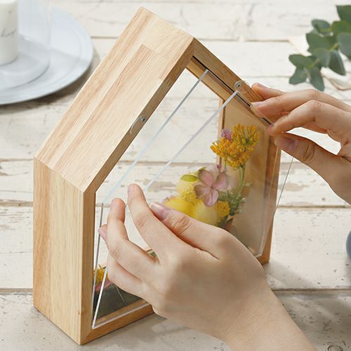 ご自身で用意して頂いたお写真を飾れるよう裏側にはアクリル板が二枚重ねになっております