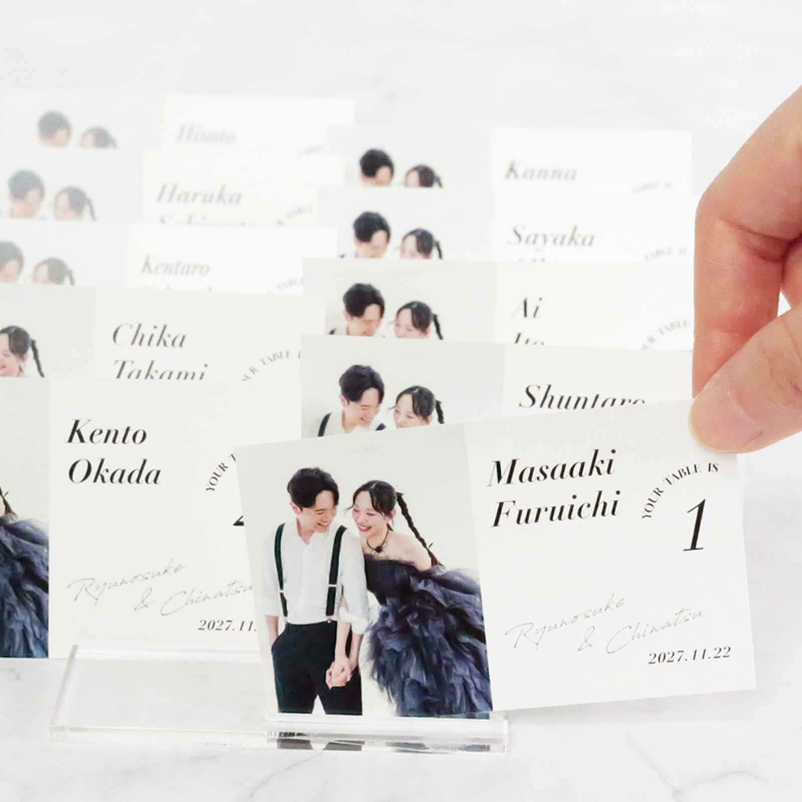 シンプルおしゃれなデザインのエスコートカード