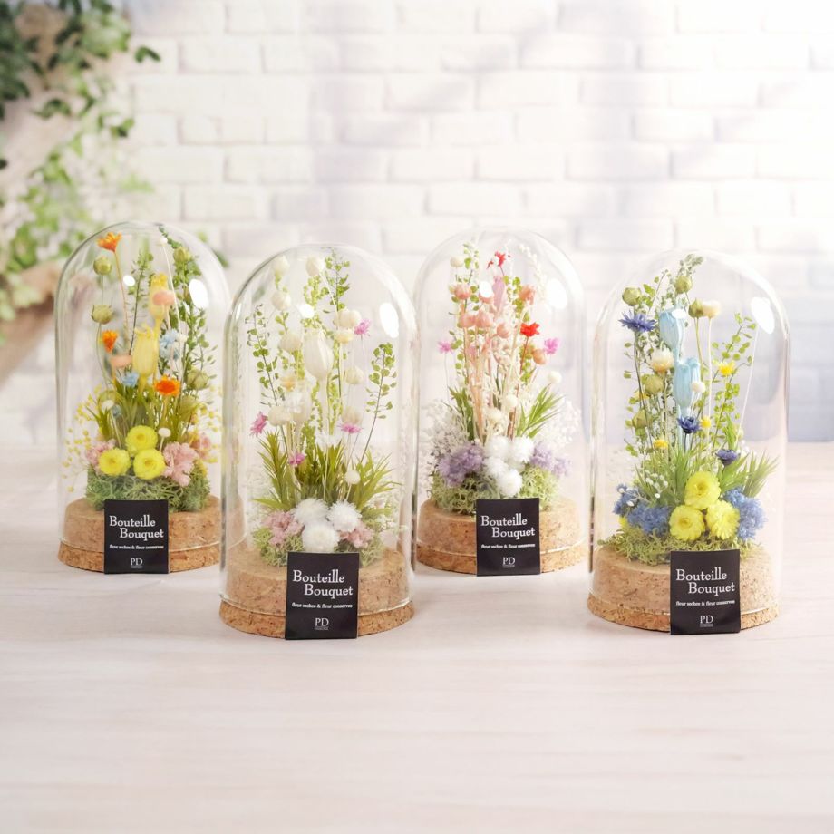 飾る場所を選ばずコンパクトにお花を楽しめるコルクガラスドーム