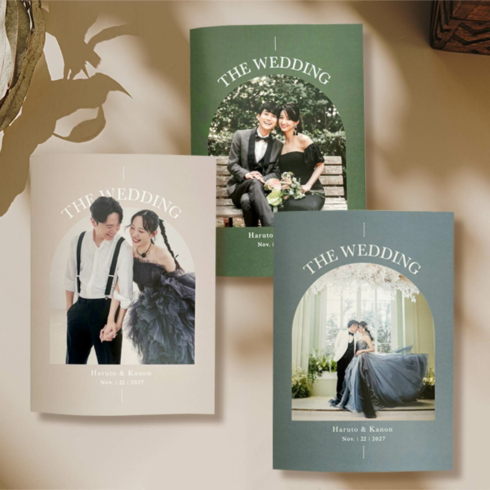 表紙はトレンドのニュアンスカラーに写真入りプロフィールブック