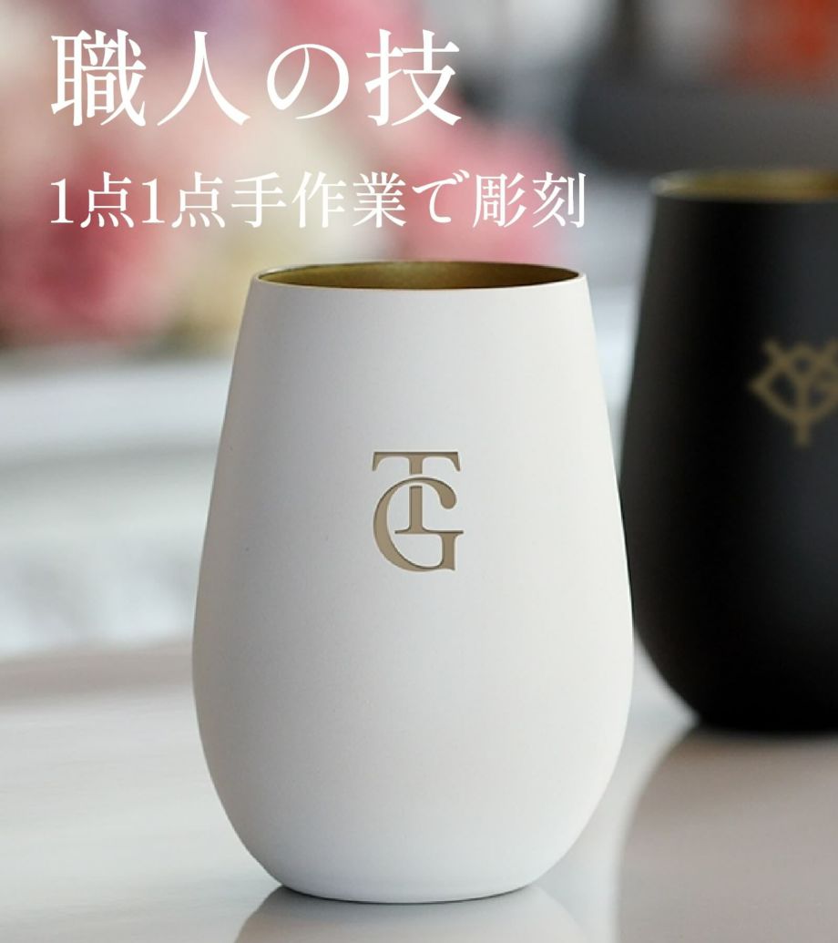 職人の技1点1点手作業で彫刻