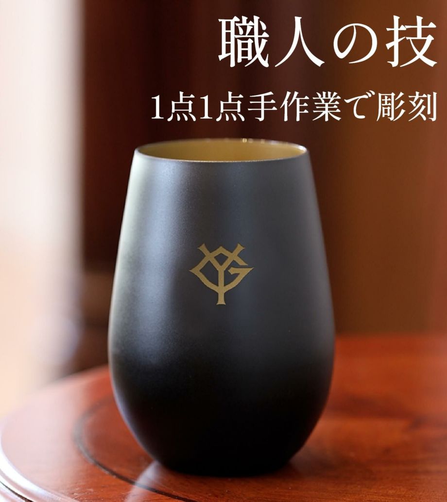 職人の技1点1点手作業で彫刻